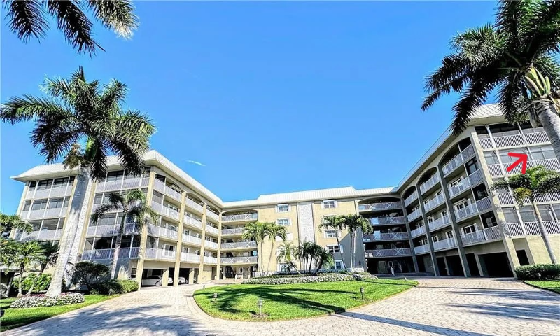 2880 Gulf Shore Blvd N #409 - Photo 3 of 28