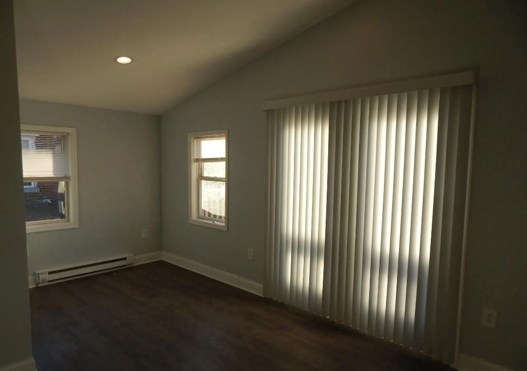 233 N Evans St - Photo 2 of 8