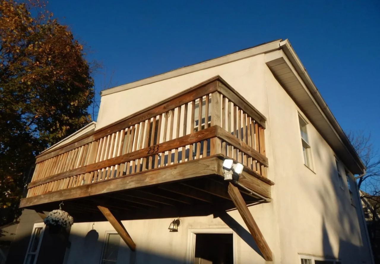 233 N Evans St - Photo 7 of 18