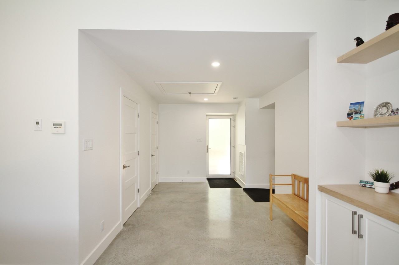 734 Townline Road - Photo 2 of 34