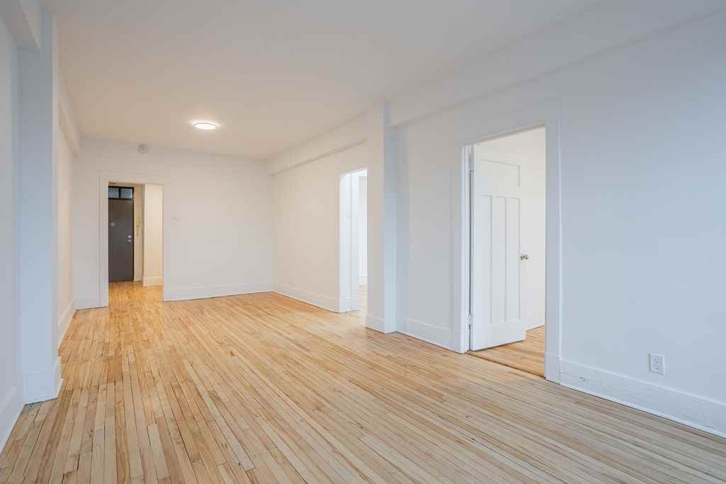 Immeuble Trinity - Photo 2 of 10