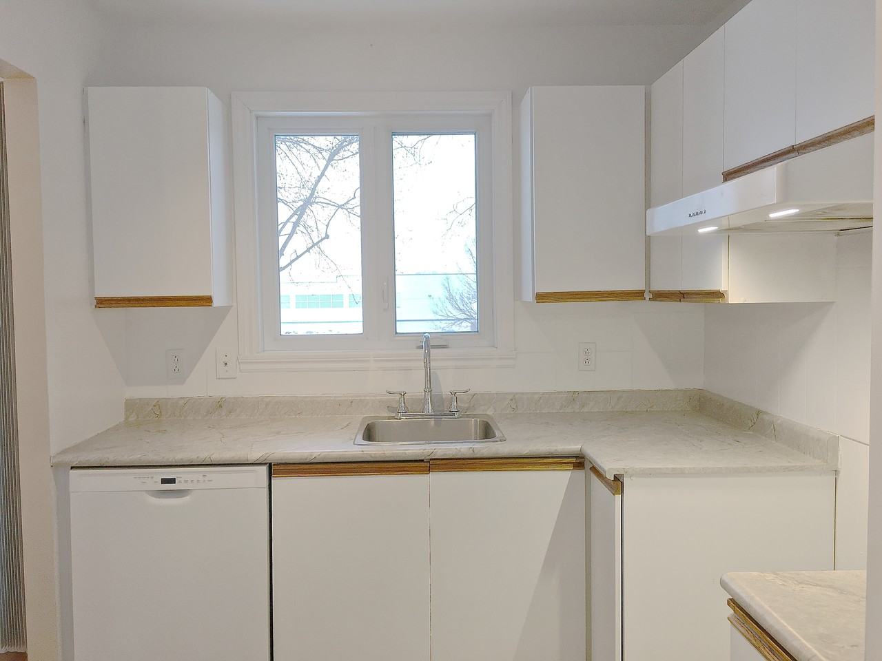 2400 Boulevard du Tricentenaire - Photo 3 of 20