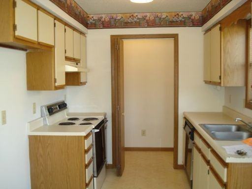 2752 S Glenview Ave - Photo 2 of 8