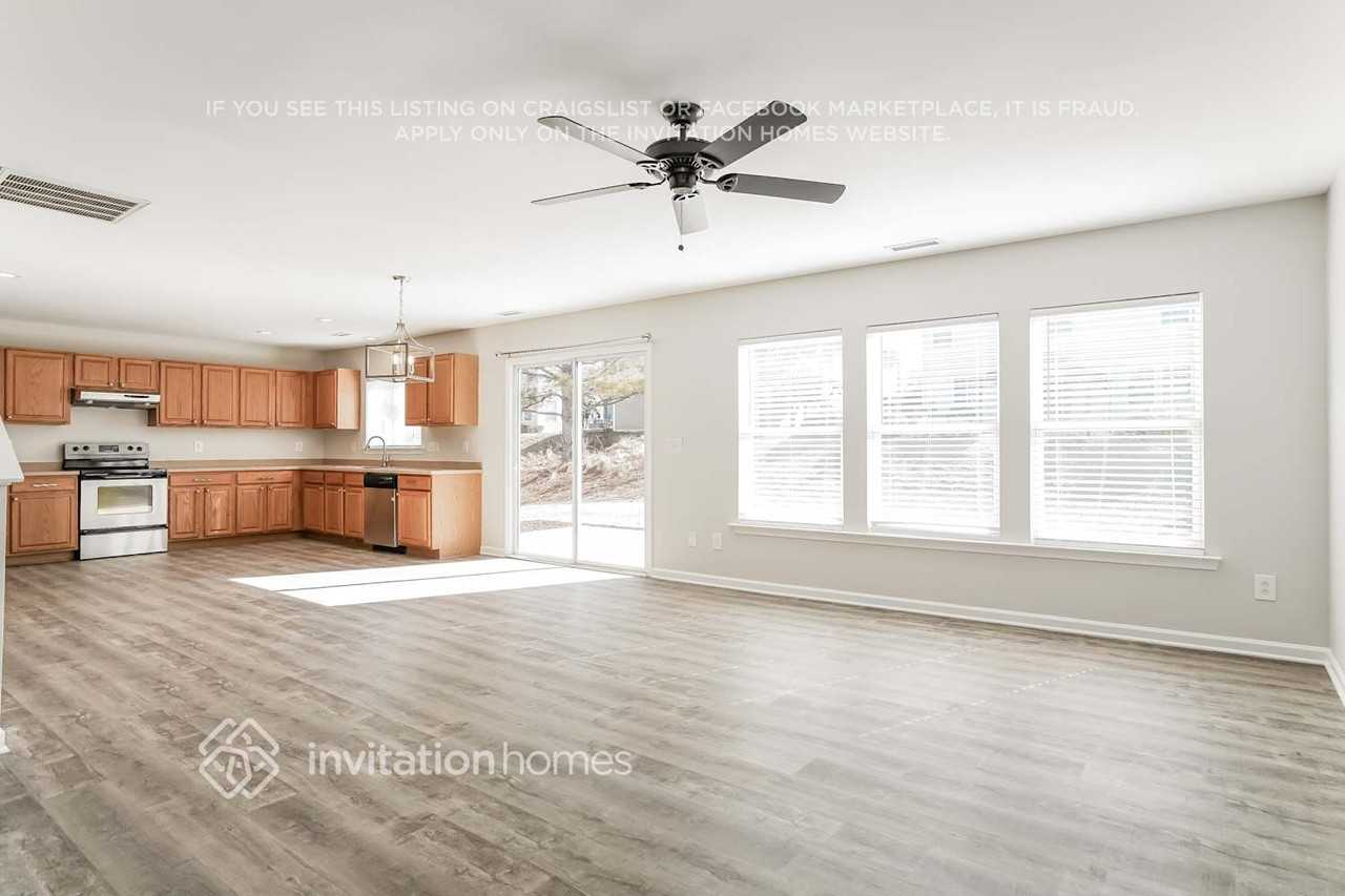 280 Steel Hopper Way - Photo 4 of 16