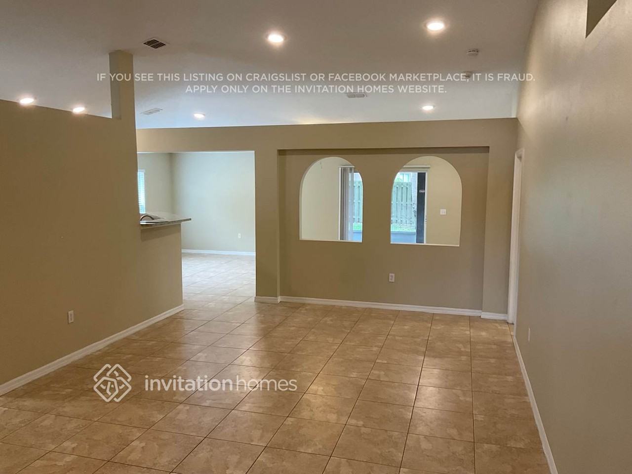 1808 Maeve Cir - Photo 3 of 19