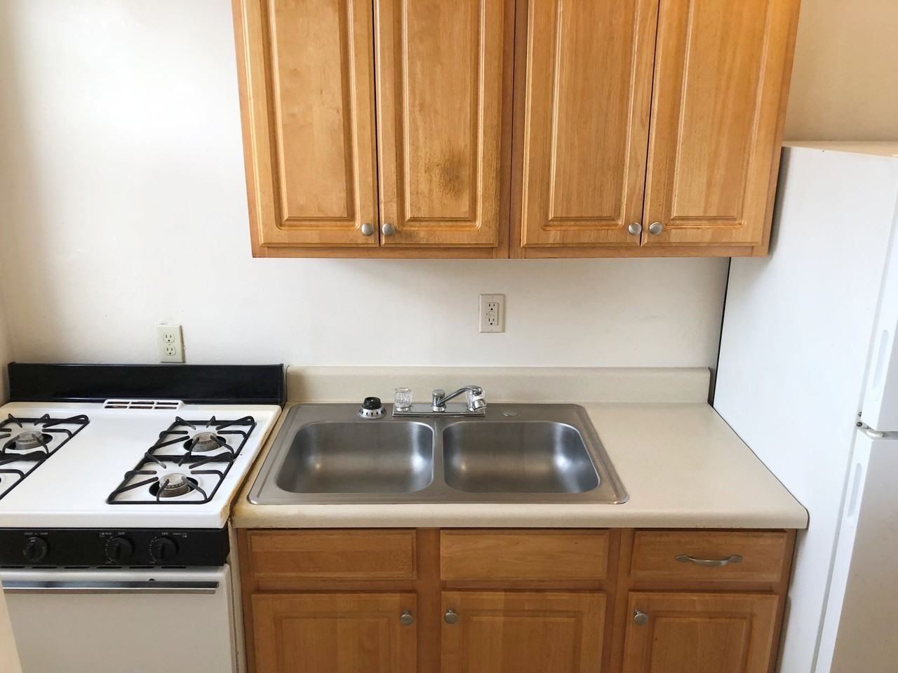 Nola Court Apartments - Photo 3 of 10