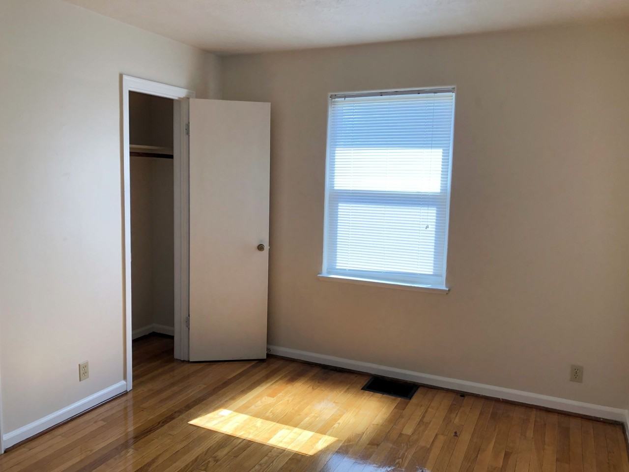 Nola Court Apartments - Photo 5 of 10