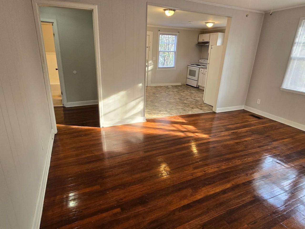 2215 Willow St - Photo 2 of 19