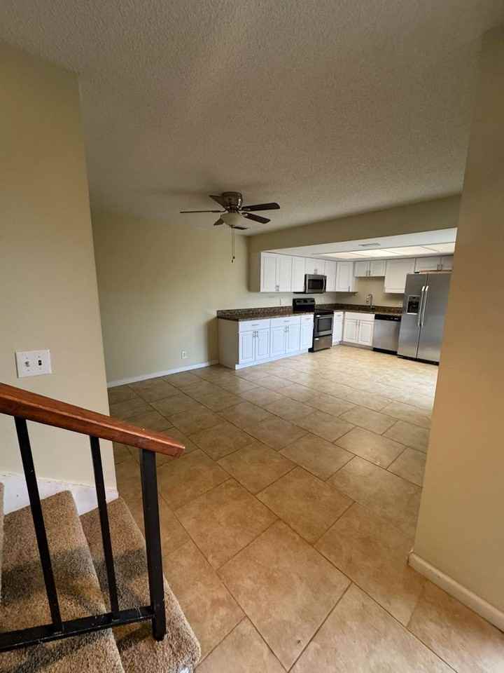 11976 Shakerwood Ln - Photo 6 of 20