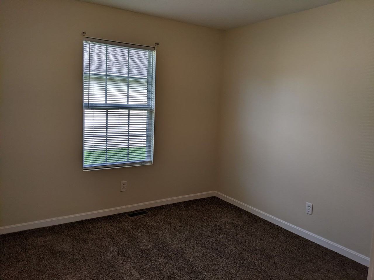 8065 E Audrey Ave - Photo 4 of 15