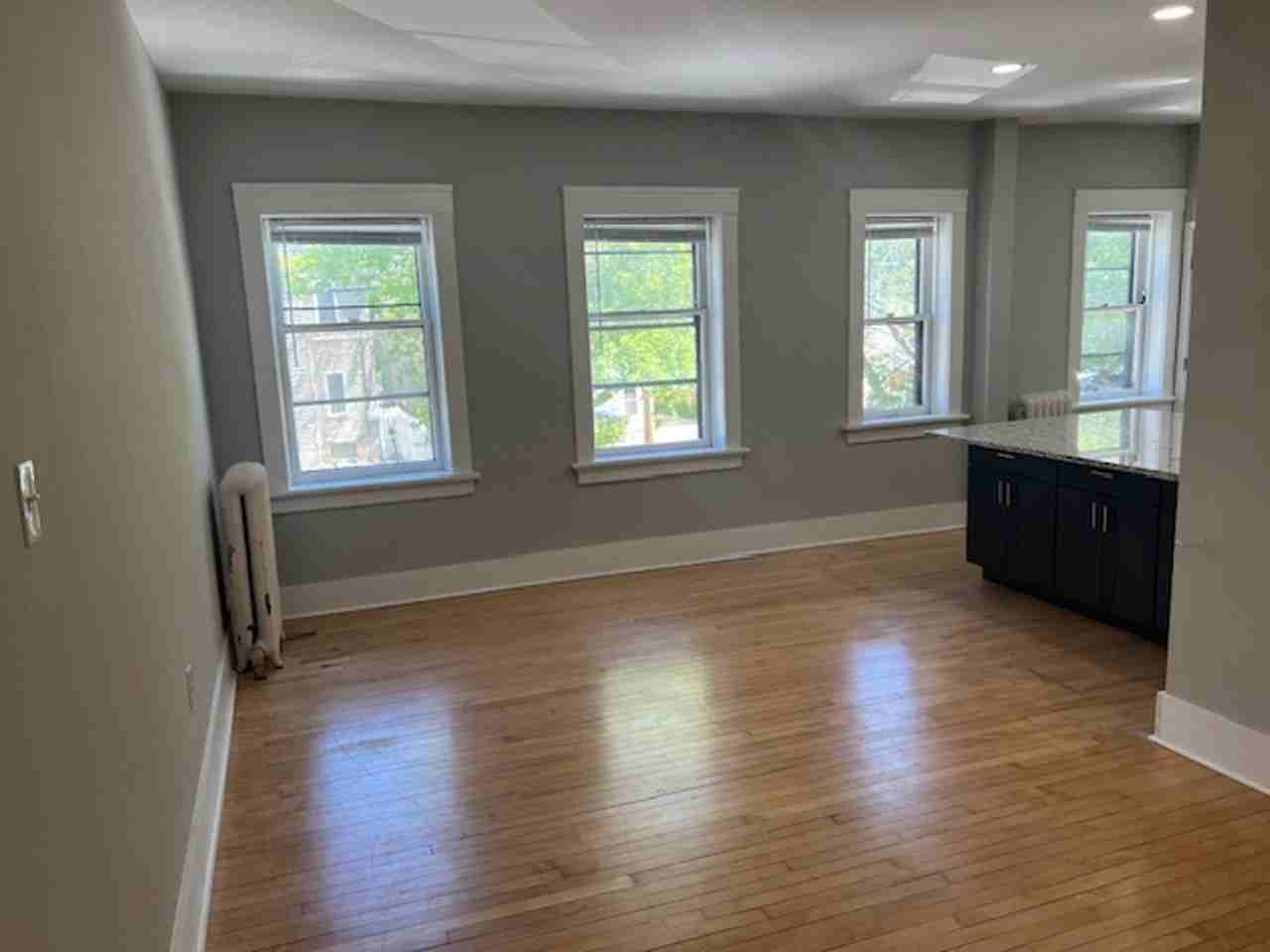 2007 E Linnwood Ave - Photo 2 of 11