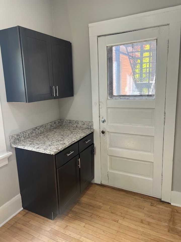 2007 E Linnwood Ave - Photo 4 of 11