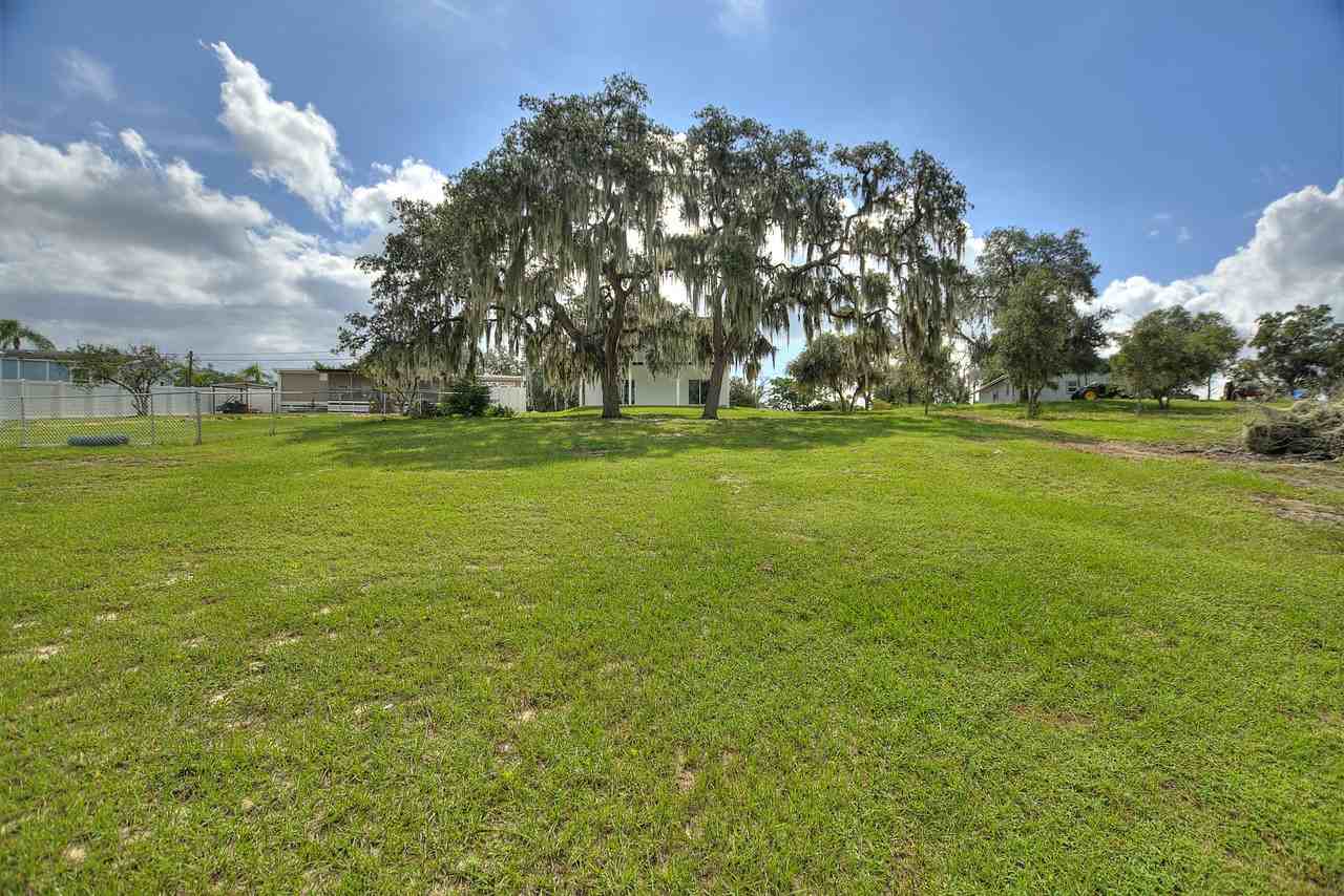 1042 Golden Bough Rd #NA - Photo 3 of 20