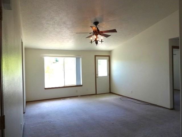 846 Nw Riverbow Ave #NA - Photo 5 of 17