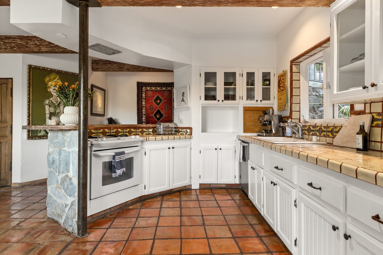 1328 Fernwood Pacific Dr #NA - Photo 2 of 19
