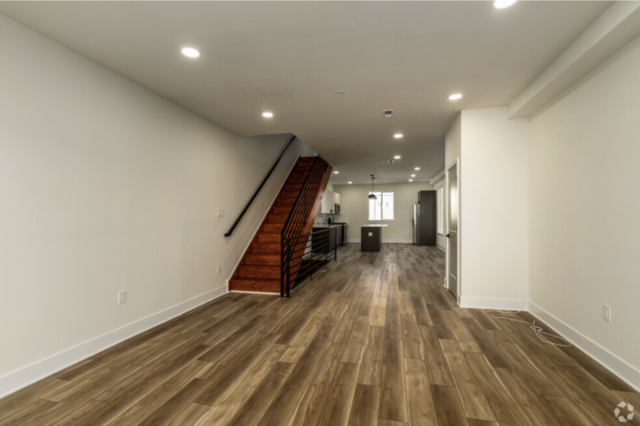 2500 E Tioga St #C24 - Photo 6 of 28