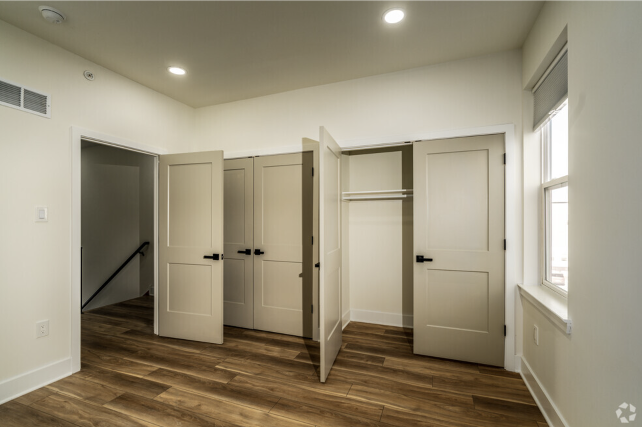 2500 E Tioga St #F8 - Photo 7 of 16