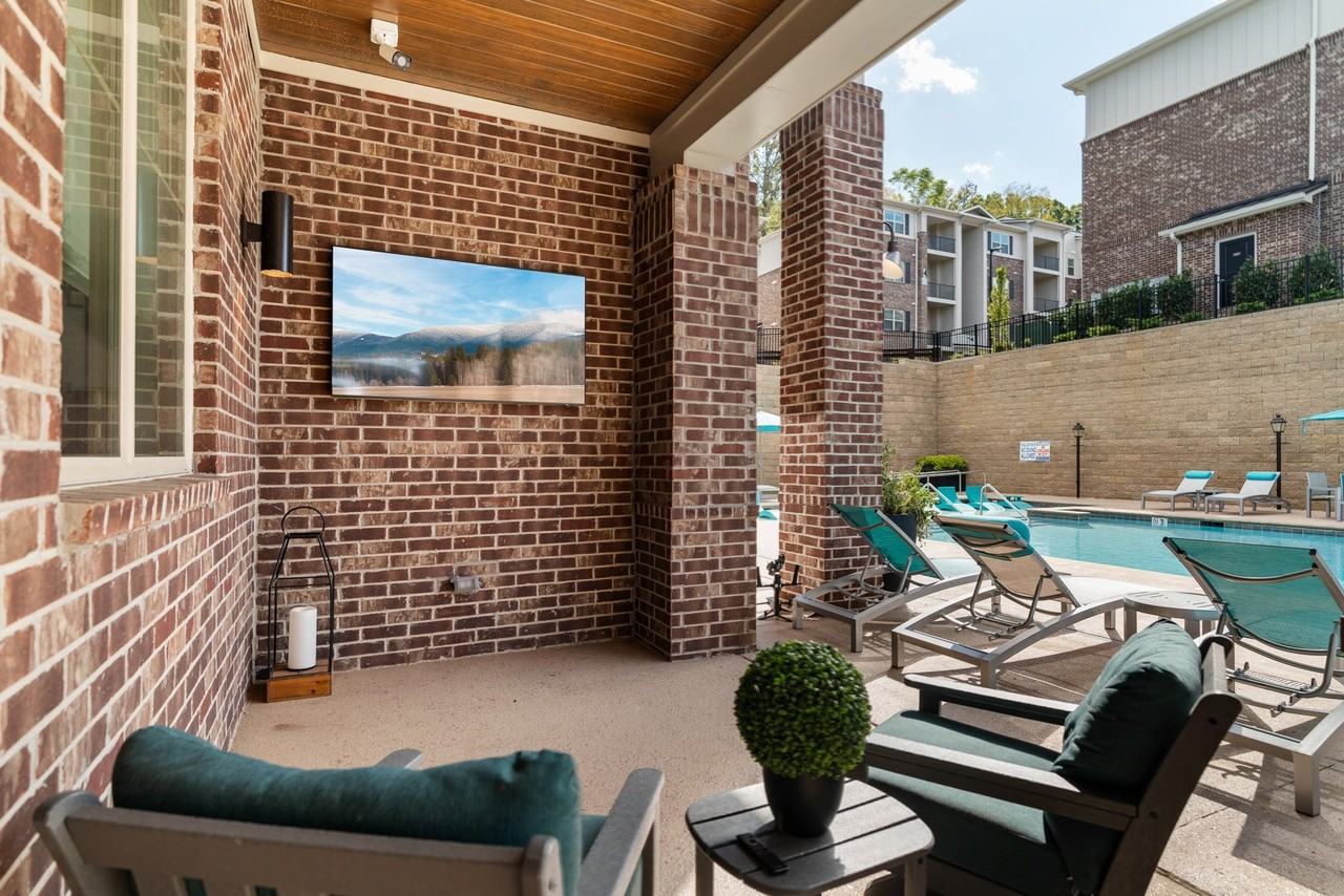 Farragut Junction Apartments - Photo 4 of 42