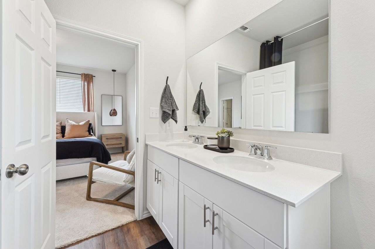 Creekside Terrace - Photo 7 of 37