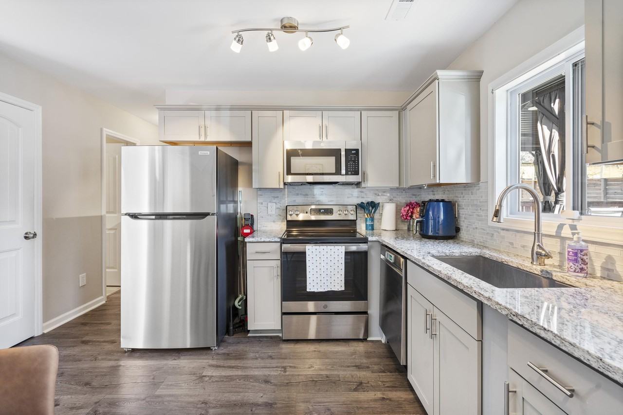 Savannah Drive - Photo 7 of 10