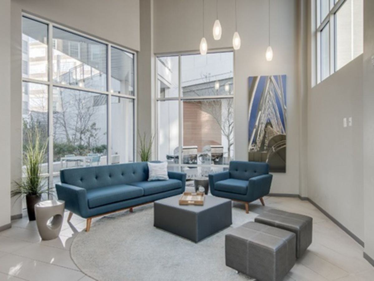 500 Park Avenue - Photo 2 of 50