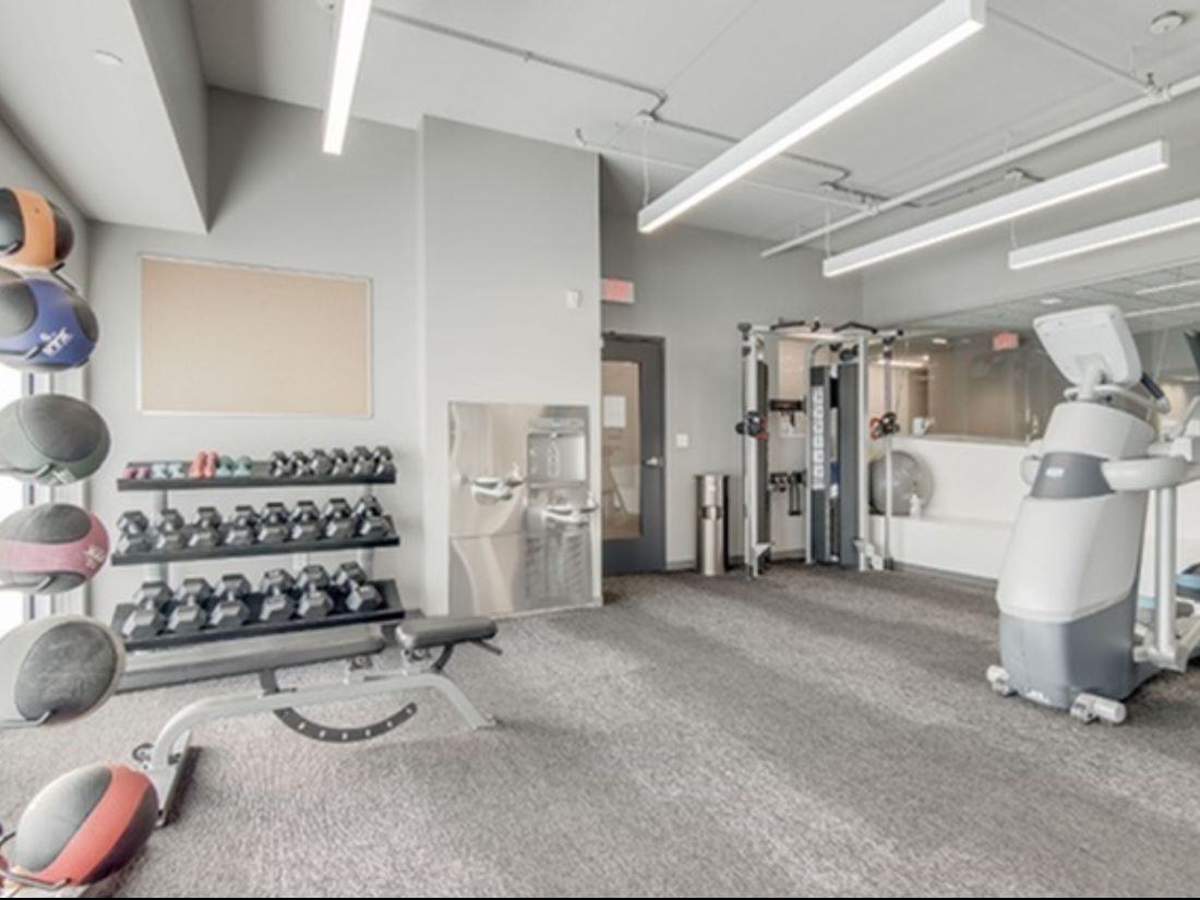 500 Park Avenue - Photo 6 of 50