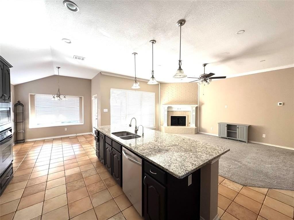 15723 Wrangler Dr - Photo 3 of 29