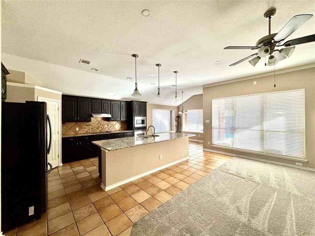 15723 Wrangler Dr - Photo 6 of 29