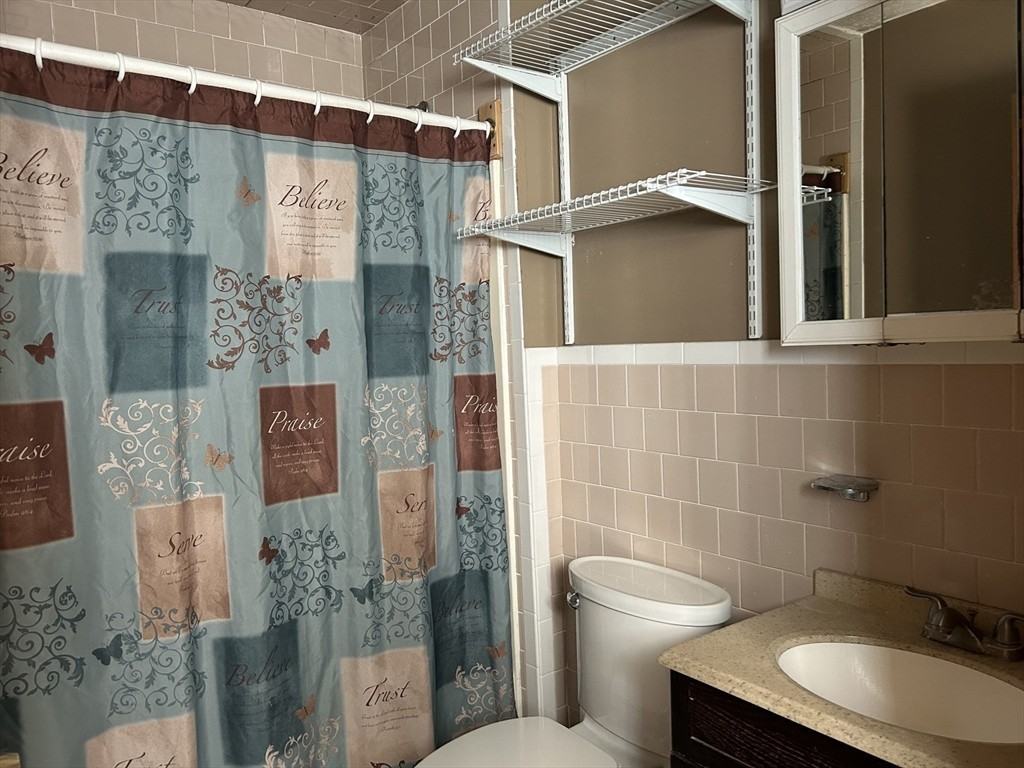 569 Winthrop St ##2 - Photo 7 of 11