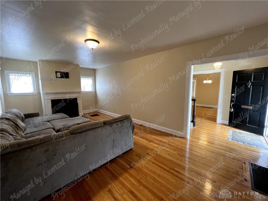 111 Englewood Rd - Photo 6 of 33