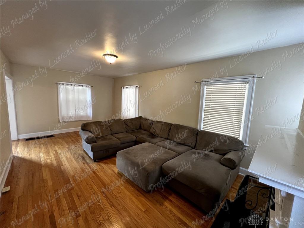 111 Englewood Rd - Photo 7 of 33