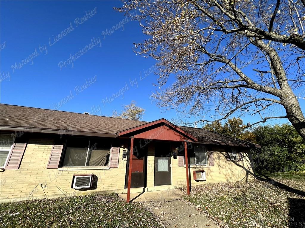 5561 Misty Ln - Photo 2 of 16