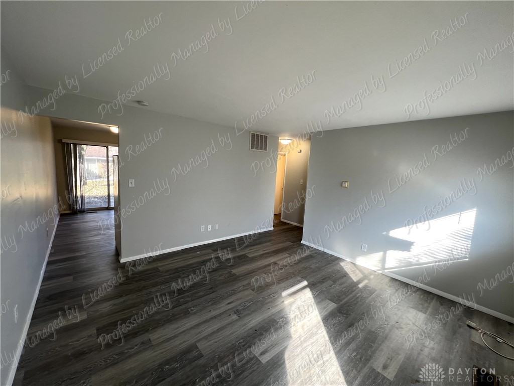 5561 Misty Ln - Photo 3 of 16