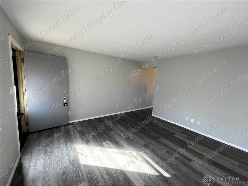 5561 Misty Ln - Photo 4 of 16