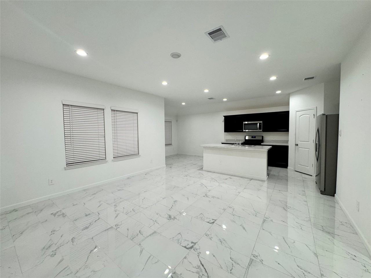 21610 Flowering Garden Ln - Photo 3 of 10