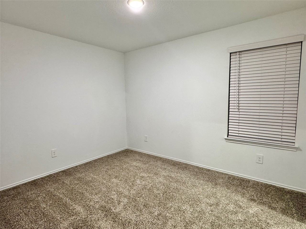 21610 Flowering Garden Ln - Photo 5 of 10