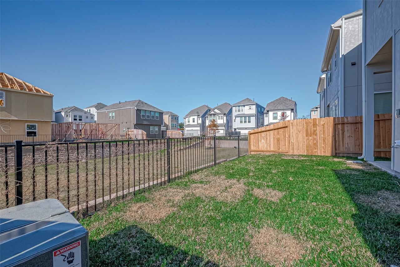 1915 Honey Mound Dr - Photo 3 of 47