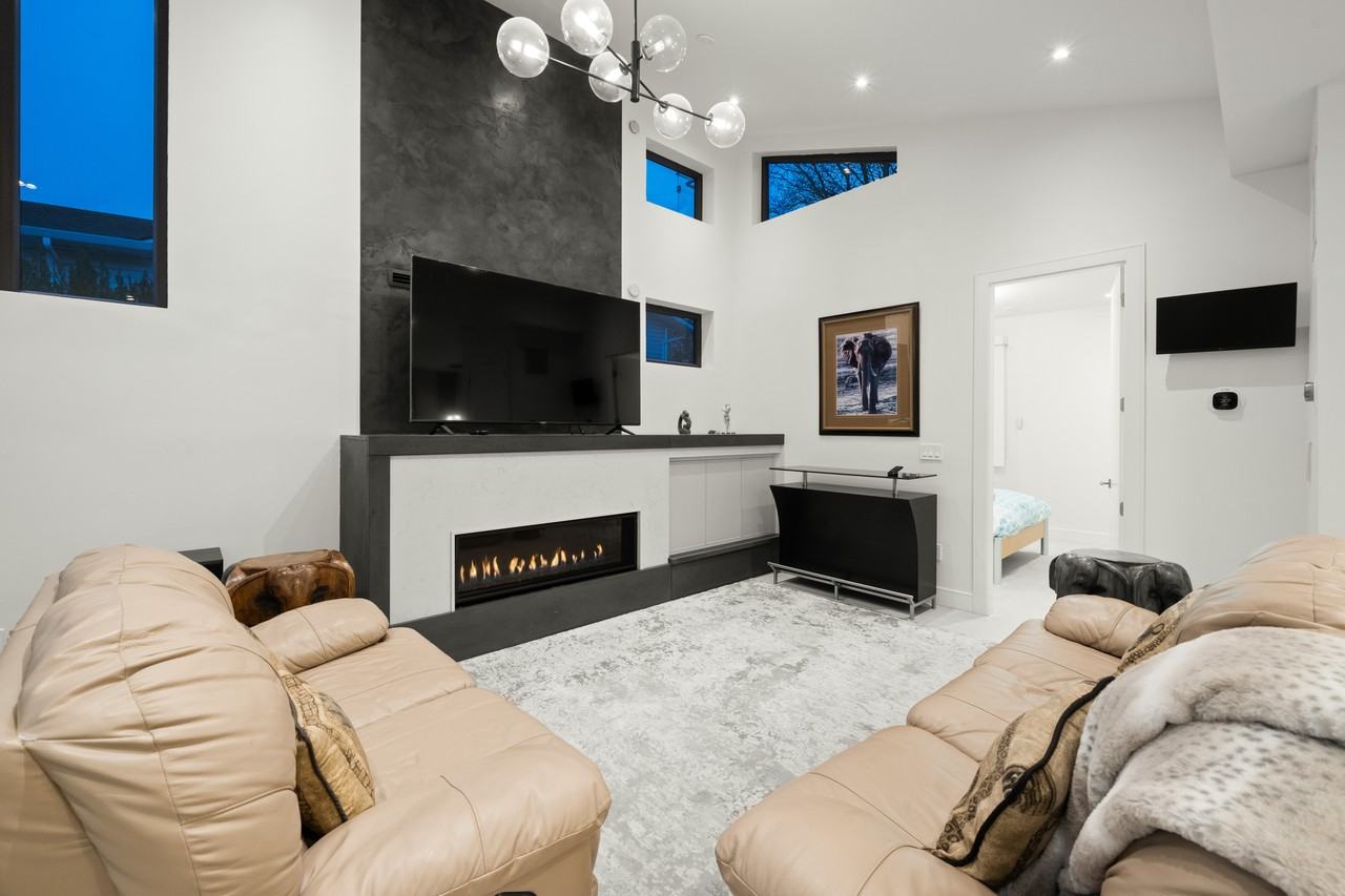 4007 Nithsdale Street - Photo 4 of 26