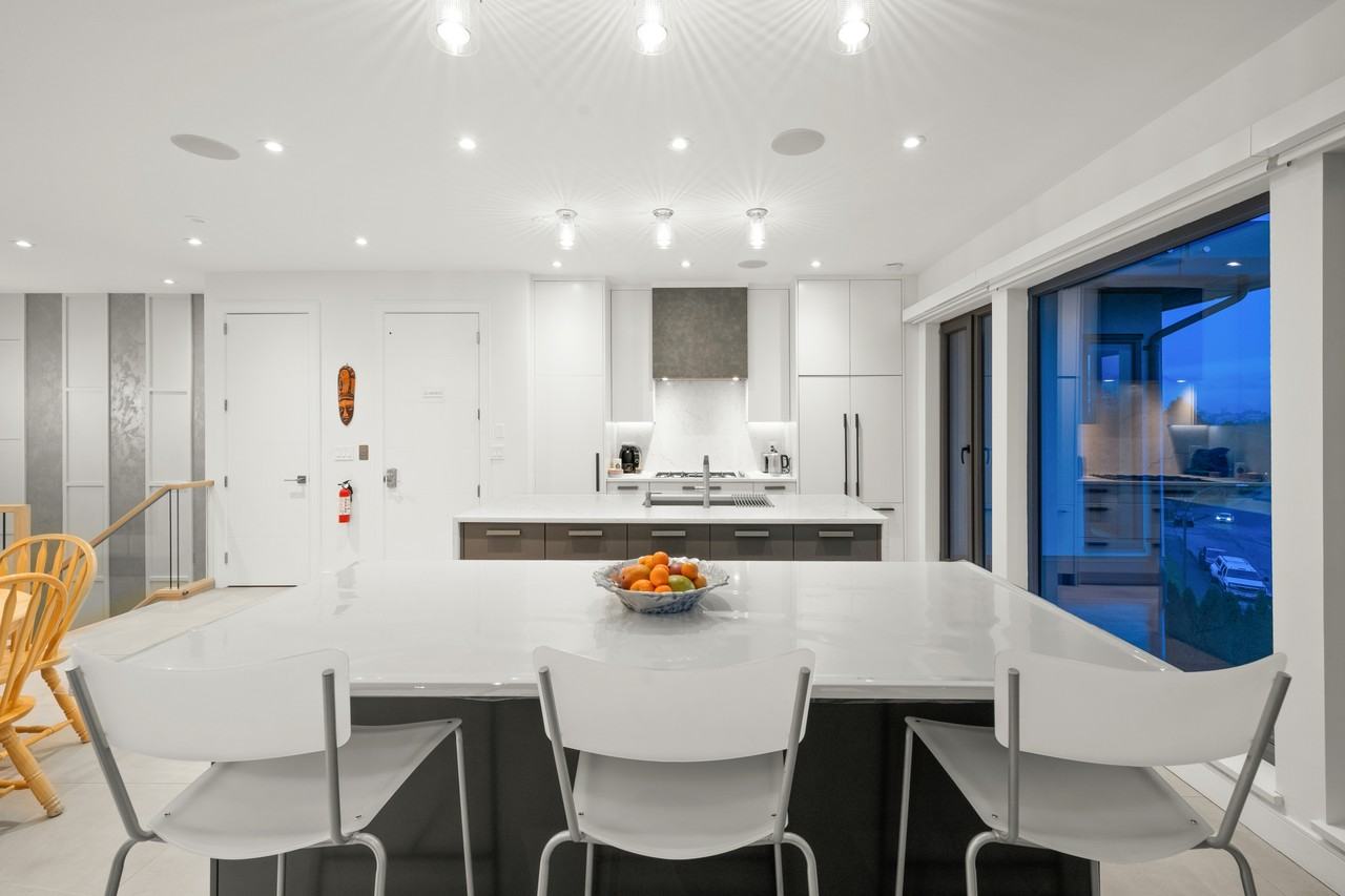 4007 Nithsdale Street - Photo 7 of 26