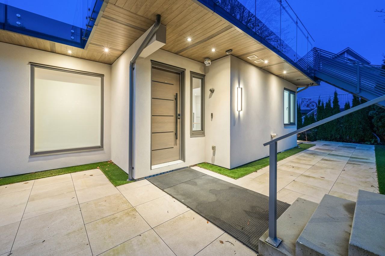 4007 Nithsdale Street - Photo 2 of 26