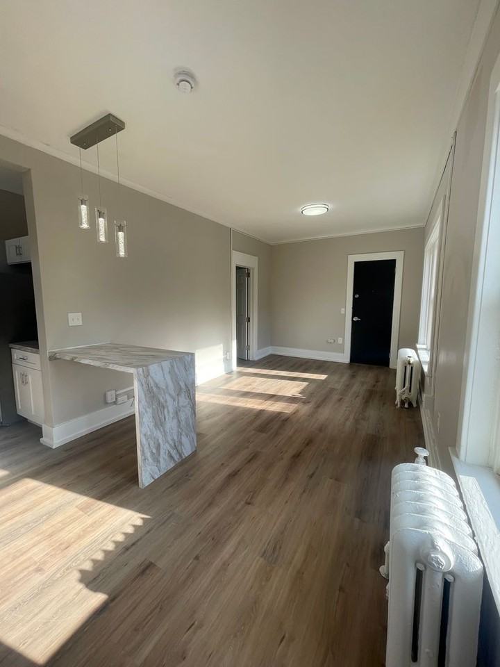 Normandie Apartments - Photo 3 of 31