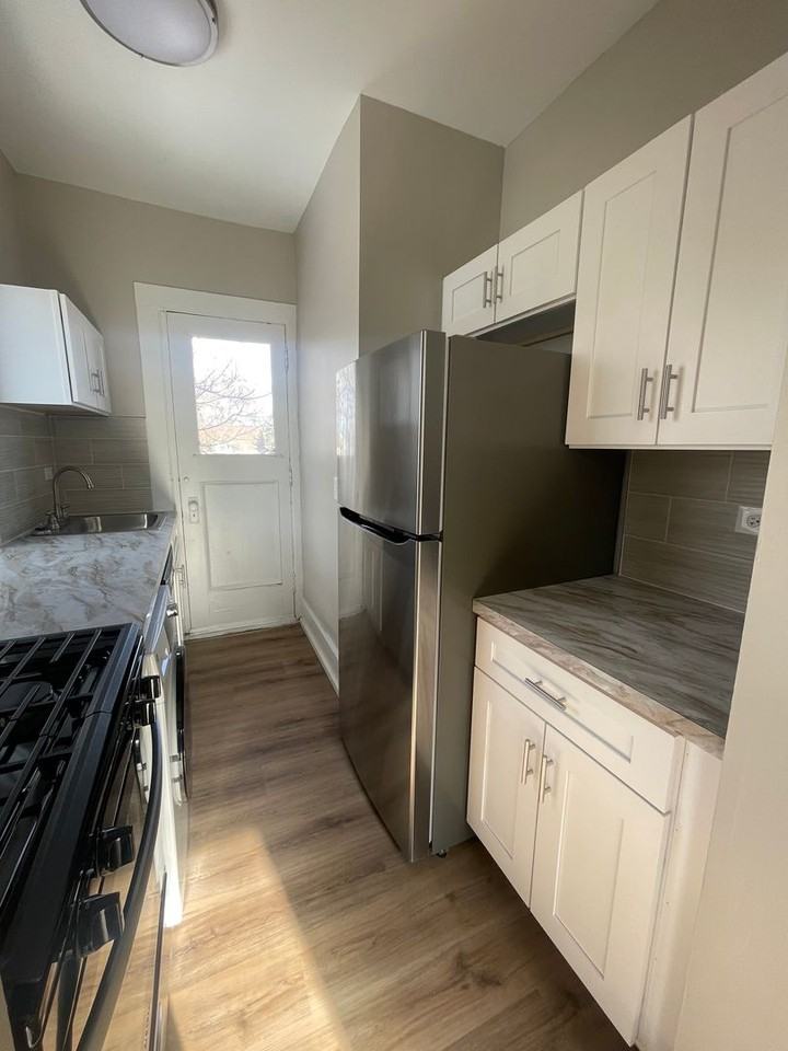 Normandie Apartments - Photo 5 of 31