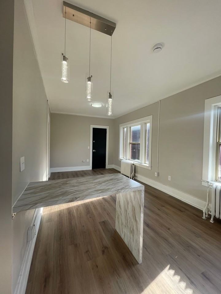 Normandie Apartments - Photo 7 of 31