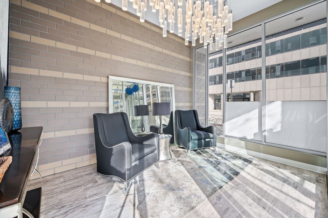 The Maxwell Downtown Des Moines - Photo 5 of 50