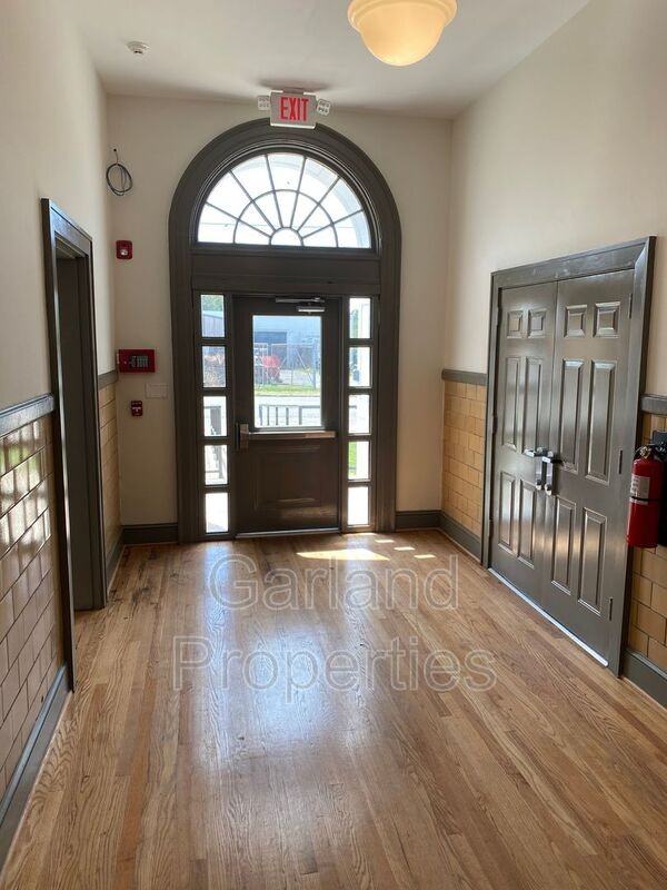 821 Salem Ave Sw - Photo 2 of 20