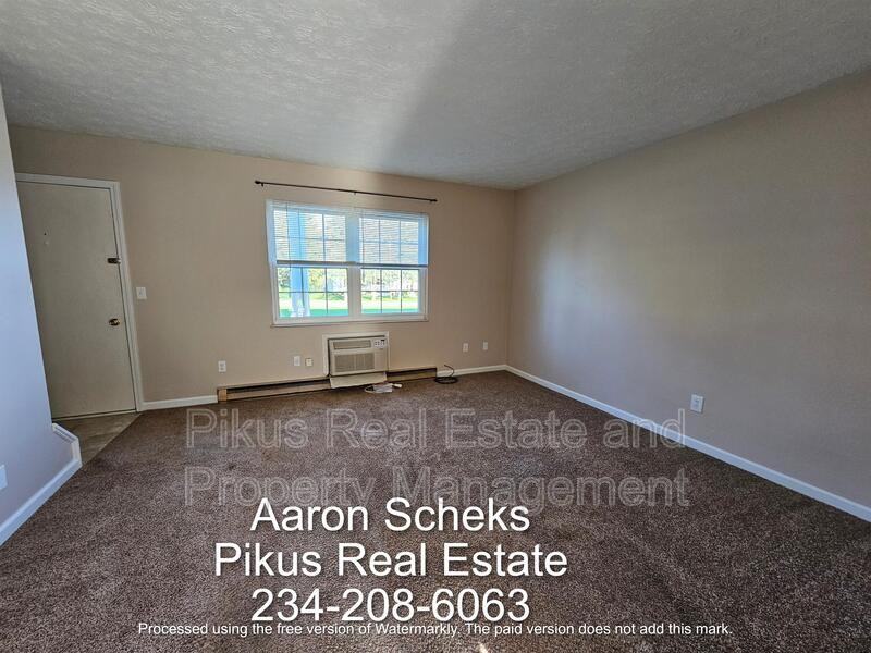 10632 Market Ave N - Photo 3 of 11