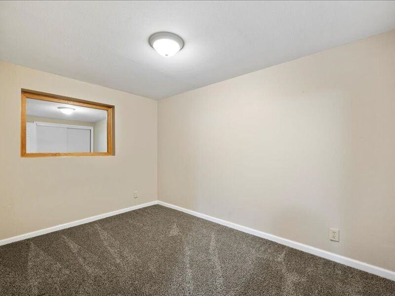 800 N Irving St #3 - Photo 7 of 12