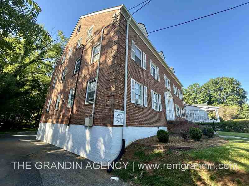 2703 Broad St Nw #4 - Photo 3 of 26