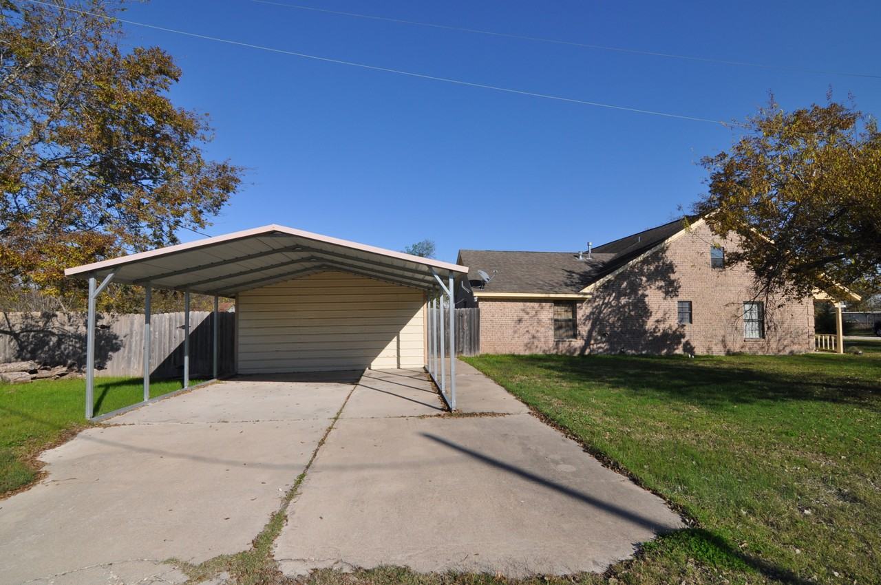 23820 Brazos Ave - Photo 3 of 44