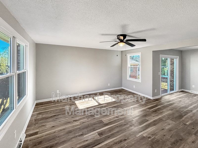 4704 Old Spartanburg Rd - Photo 5 of 22